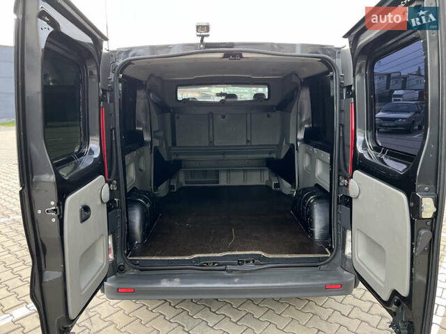 Черный Рено Трафик, объемом двигателя 2 л и пробегом 159 тыс. км за 15100 $, фото 69 на Automoto.ua