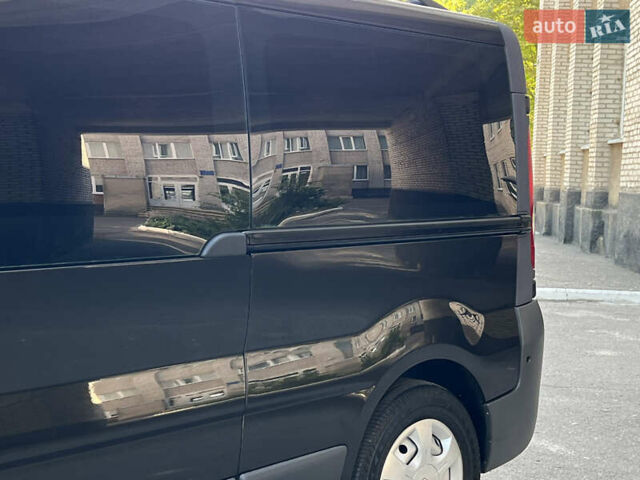 Черный Рено Трафик, объемом двигателя 2.5 л и пробегом 316 тыс. км за 14750 $, фото 23 на Automoto.ua