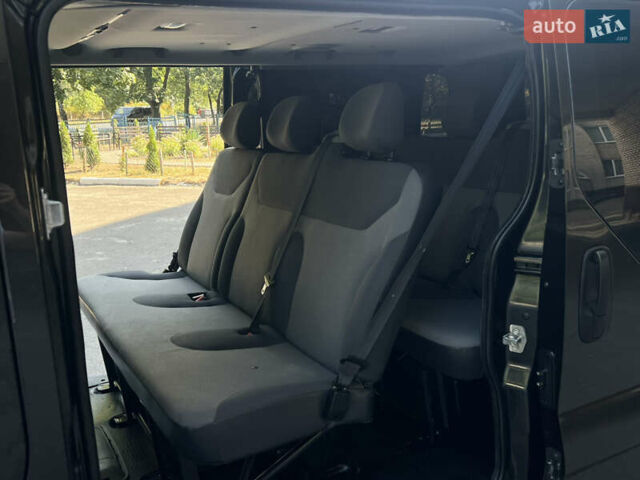 Черный Рено Трафик, объемом двигателя 2.5 л и пробегом 316 тыс. км за 14750 $, фото 64 на Automoto.ua