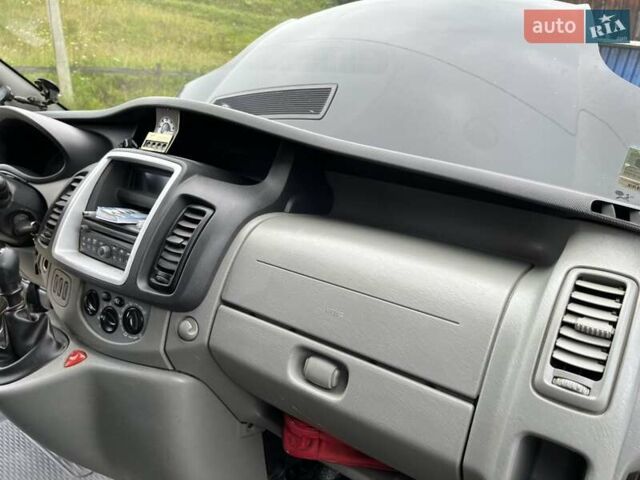 Чорний Рено Трафік, об'ємом двигуна 2 л та пробігом 440 тис. км за 12800 $, фото 19 на Automoto.ua