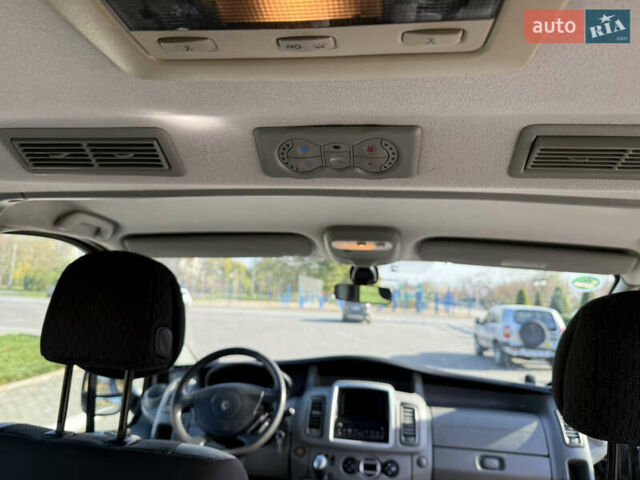 Черный Рено Трафик, объемом двигателя 2.5 л и пробегом 216 тыс. км за 16900 $, фото 41 на Automoto.ua