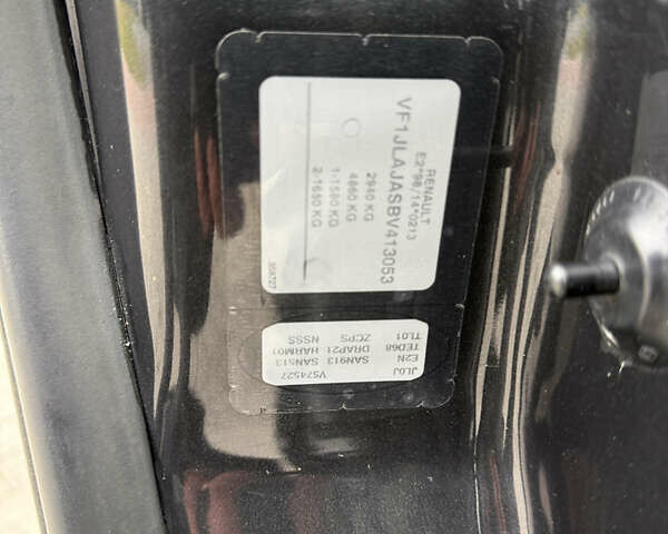 Черный Рено Трафик, объемом двигателя 2.5 л и пробегом 256 тыс. км за 14500 $, фото 19 на Automoto.ua