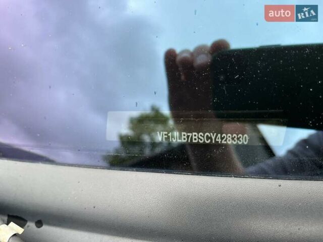 Чорний Рено Трафік, об'ємом двигуна 2 л та пробігом 440 тис. км за 12800 $, фото 24 на Automoto.ua