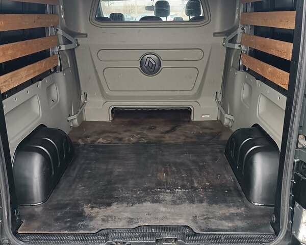 Черный Рено Трафик, объемом двигателя 2.5 л и пробегом 298 тыс. км за 12500 $, фото 25 на Automoto.ua