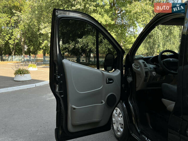Черный Рено Трафик, объемом двигателя 2.5 л и пробегом 316 тыс. км за 14750 $, фото 40 на Automoto.ua