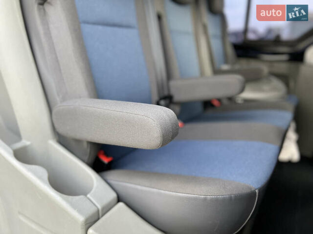 Черный Рено Трафик, объемом двигателя 2 л и пробегом 159 тыс. км за 15100 $, фото 62 на Automoto.ua