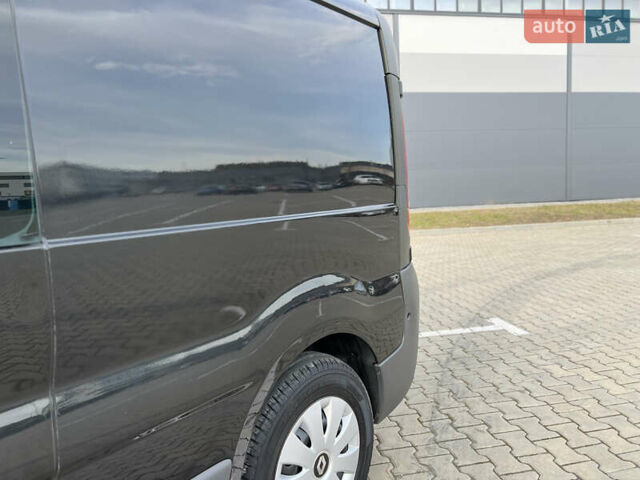 Черный Рено Трафик, объемом двигателя 2 л и пробегом 159 тыс. км за 15100 $, фото 24 на Automoto.ua