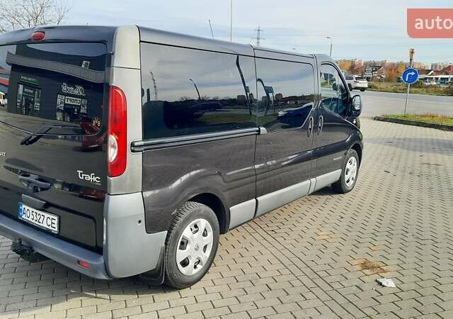 Черный Рено Трафик, объемом двигателя 2 л и пробегом 176 тыс. км за 15999 $, фото 8 на Automoto.ua