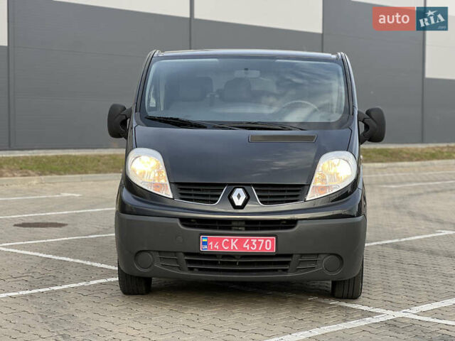 Черный Рено Трафик, объемом двигателя 2 л и пробегом 159 тыс. км за 15100 $, фото 2 на Automoto.ua