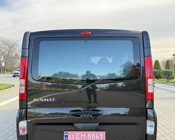 Черный Рено Трафик, объемом двигателя 2.5 л и пробегом 216 тыс. км за 16900 $, фото 11 на Automoto.ua