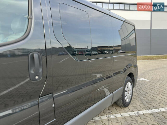 Черный Рено Трафик, объемом двигателя 2 л и пробегом 159 тыс. км за 15100 $, фото 23 на Automoto.ua