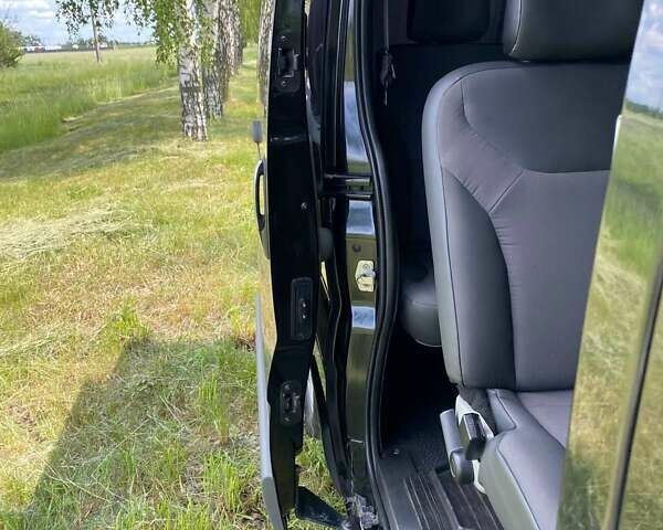Черный Рено Трафик, объемом двигателя 2 л и пробегом 263 тыс. км за 14999 $, фото 30 на Automoto.ua