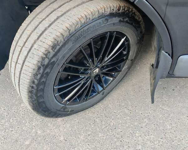 Черный Рено Трафик, объемом двигателя 0 л и пробегом 290 тыс. км за 16300 $, фото 4 на Automoto.ua