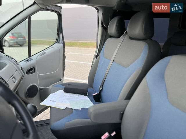 Черный Рено Трафик, объемом двигателя 2 л и пробегом 159 тыс. км за 15100 $, фото 48 на Automoto.ua