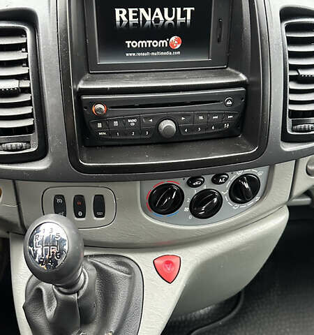 Черный Рено Трафик, объемом двигателя 2 л и пробегом 276 тыс. км за 12800 $, фото 16 на Automoto.ua