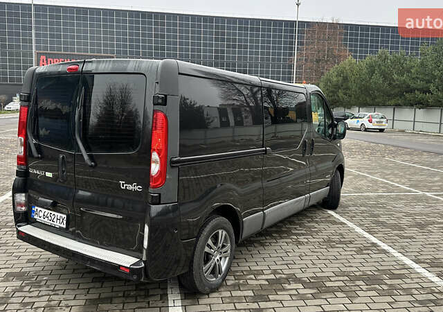 Черный Рено Трафик, объемом двигателя 2 л и пробегом 276 тыс. км за 12800 $, фото 4 на Automoto.ua
