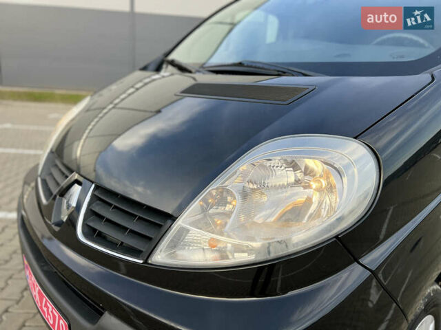 Черный Рено Трафик, объемом двигателя 2 л и пробегом 159 тыс. км за 15100 $, фото 18 на Automoto.ua