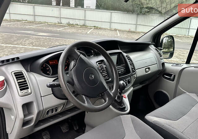 Черный Рено Трафик, объемом двигателя 2 л и пробегом 276 тыс. км за 12800 $, фото 8 на Automoto.ua