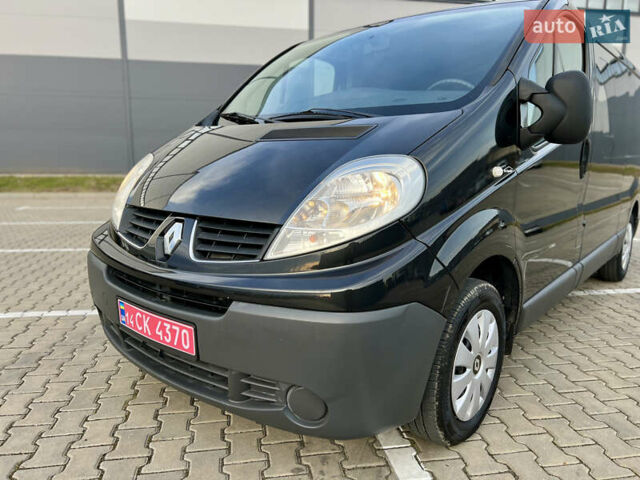 Черный Рено Трафик, объемом двигателя 2 л и пробегом 159 тыс. км за 15100 $, фото 17 на Automoto.ua