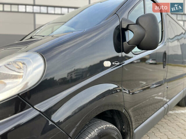 Черный Рено Трафик, объемом двигателя 2 л и пробегом 159 тыс. км за 15100 $, фото 21 на Automoto.ua