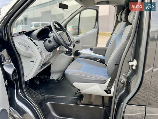 Черный Рено Трафик, объемом двигателя 2 л и пробегом 159 тыс. км за 15100 $, фото 38 на Automoto.ua