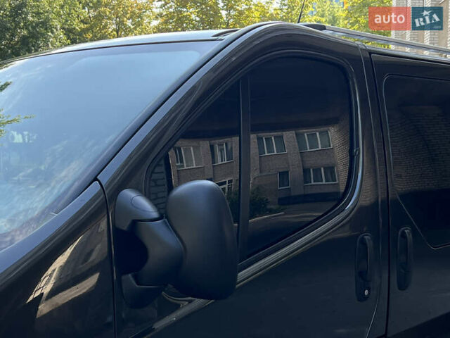 Черный Рено Трафик, объемом двигателя 2.5 л и пробегом 316 тыс. км за 14750 $, фото 21 на Automoto.ua
