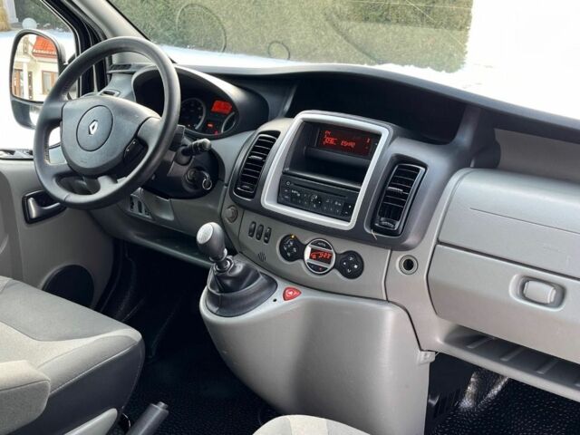 Черный Рено Трафик, объемом двигателя 2 л и пробегом 182 тыс. км за 8200 $, фото 19 на Automoto.ua