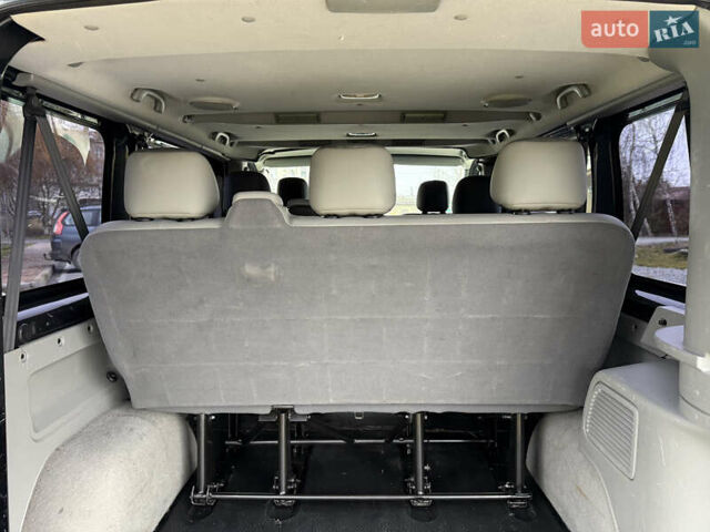 Черный Рено Трафик, объемом двигателя 2.5 л и пробегом 256 тыс. км за 14500 $, фото 26 на Automoto.ua