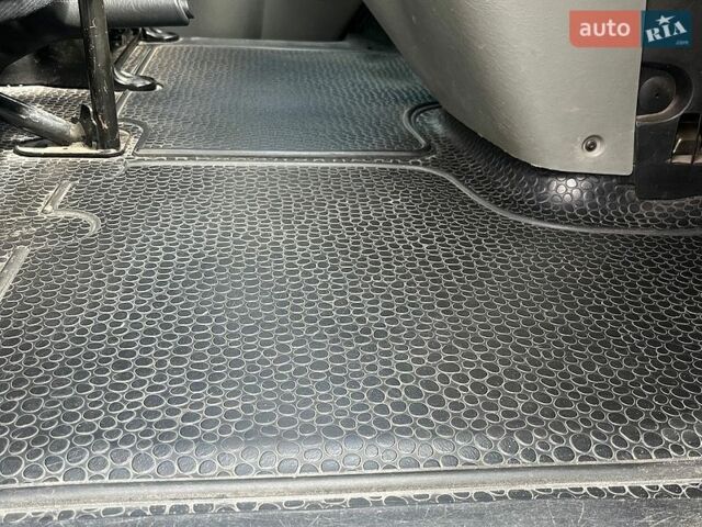 Черный Рено Трафик, объемом двигателя 2.5 л и пробегом 314 тыс. км за 12800 $, фото 23 на Automoto.ua