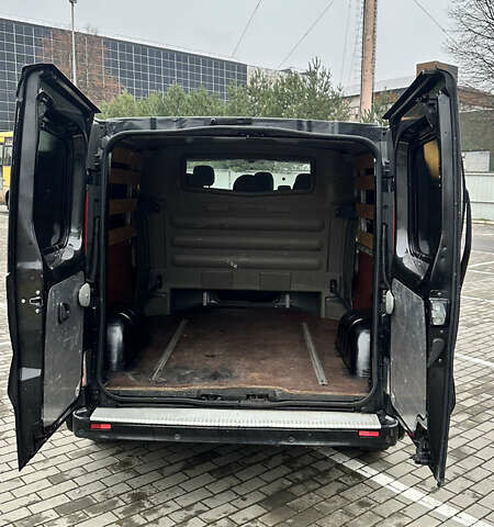 Черный Рено Трафик, объемом двигателя 2 л и пробегом 276 тыс. км за 12800 $, фото 19 на Automoto.ua