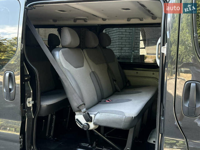 Черный Рено Трафик, объемом двигателя 2.5 л и пробегом 316 тыс. км за 14750 $, фото 56 на Automoto.ua