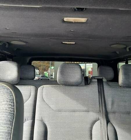 Черный Рено Трафик, объемом двигателя 2 л и пробегом 165 тыс. км за 15473 $, фото 6 на Automoto.ua