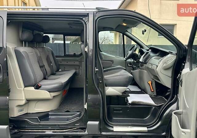 Черный Рено Трафик, объемом двигателя 2 л и пробегом 237 тыс. км за 13600 $, фото 9 на Automoto.ua