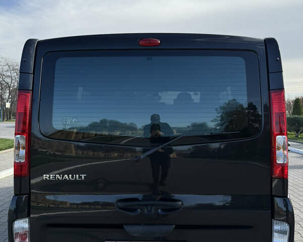 Черный Рено Трафик, объемом двигателя 2.5 л и пробегом 216 тыс. км за 16900 $, фото 12 на Automoto.ua