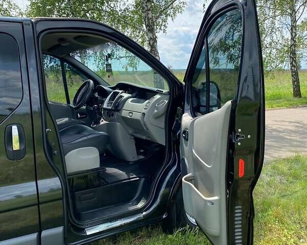 Черный Рено Трафик, объемом двигателя 2 л и пробегом 263 тыс. км за 14999 $, фото 24 на Automoto.ua