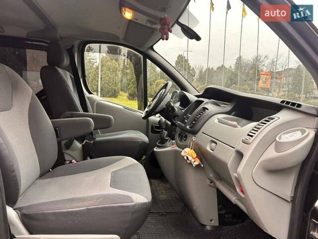 Черный Рено Трафик, объемом двигателя 2 л и пробегом 212 тыс. км за 13900 $, фото 5 на Automoto.ua