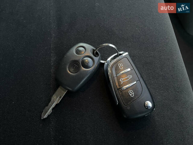 Черный Рено Трафик, объемом двигателя 2 л и пробегом 201 тыс. км за 17900 $, фото 68 на Automoto.ua