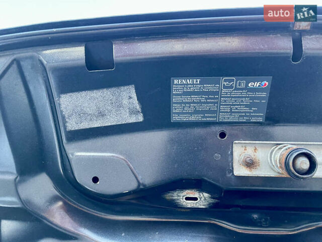 Черный Рено Трафик, объемом двигателя 2 л и пробегом 240 тыс. км за 14499 $, фото 58 на Automoto.ua