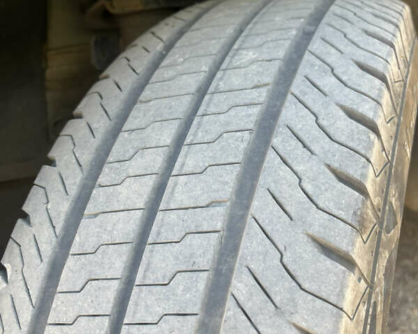 Черный Рено Трафик, объемом двигателя 2 л и пробегом 324 тыс. км за 12500 $, фото 17 на Automoto.ua