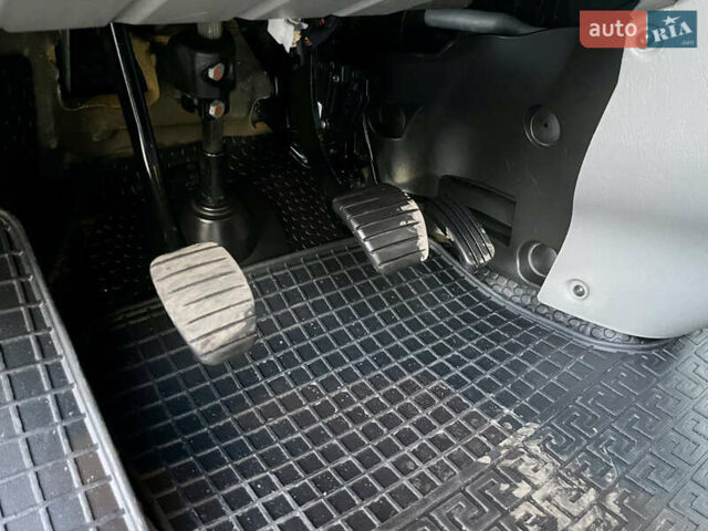 Черный Рено Трафик, объемом двигателя 2 л и пробегом 240 тыс. км за 14499 $, фото 22 на Automoto.ua