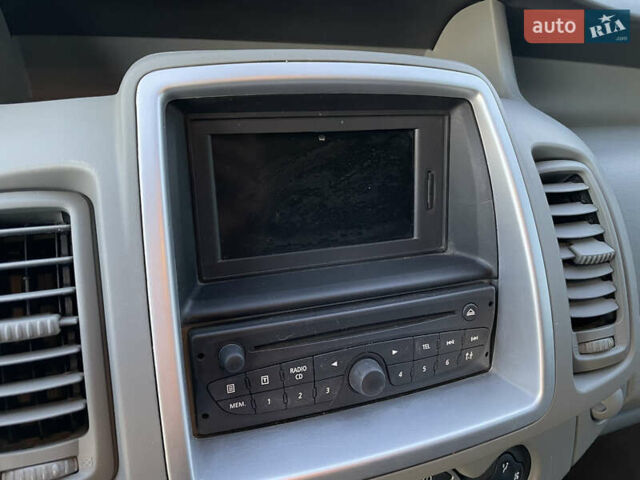 Черный Рено Трафик, объемом двигателя 2 л и пробегом 201 тыс. км за 17900 $, фото 40 на Automoto.ua