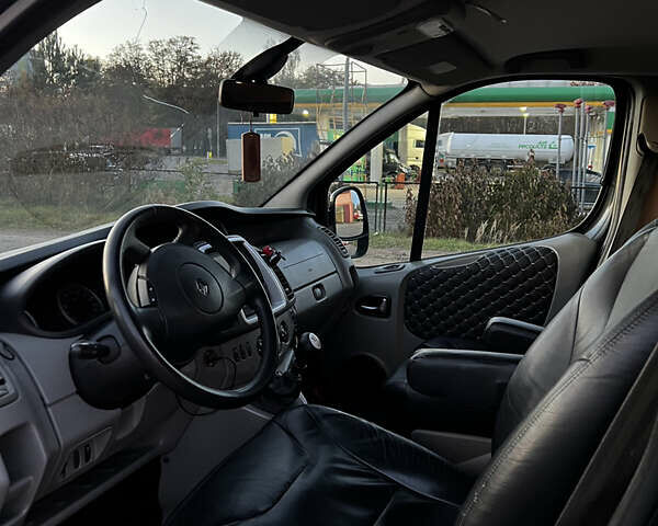 Чорний Рено Трафік, об'ємом двигуна 2 л та пробігом 270 тис. км за 15699 $, фото 9 на Automoto.ua