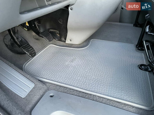 Черный Рено Трафик, объемом двигателя 2 л и пробегом 201 тыс. км за 17900 $, фото 30 на Automoto.ua