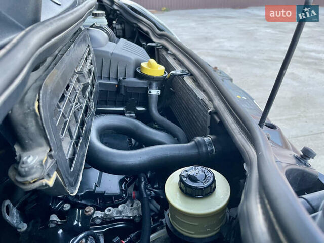 Черный Рено Трафик, объемом двигателя 2 л и пробегом 240 тыс. км за 14499 $, фото 61 на Automoto.ua