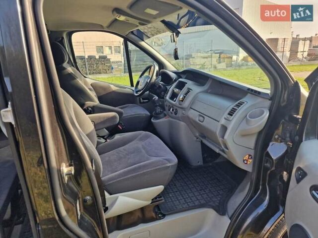 Чорний Рено Трафік, об'ємом двигуна 2 л та пробігом 176 тис. км за 11500 $, фото 8 на Automoto.ua