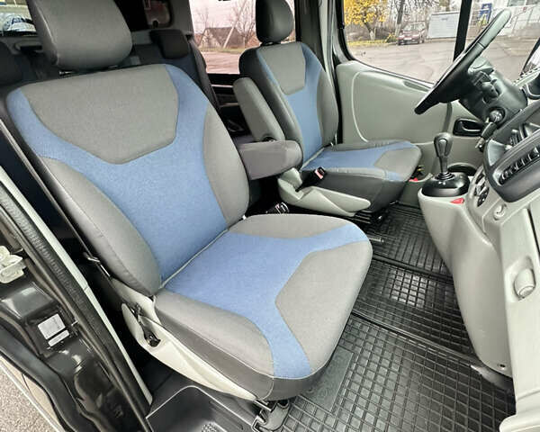 Черный Рено Трафик, объемом двигателя 2 л и пробегом 293 тыс. км за 12500 $, фото 36 на Automoto.ua