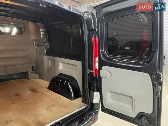 Черный Рено Трафик, объемом двигателя 2 л и пробегом 292 тыс. км за 16900 $, фото 58 на Automoto.ua
