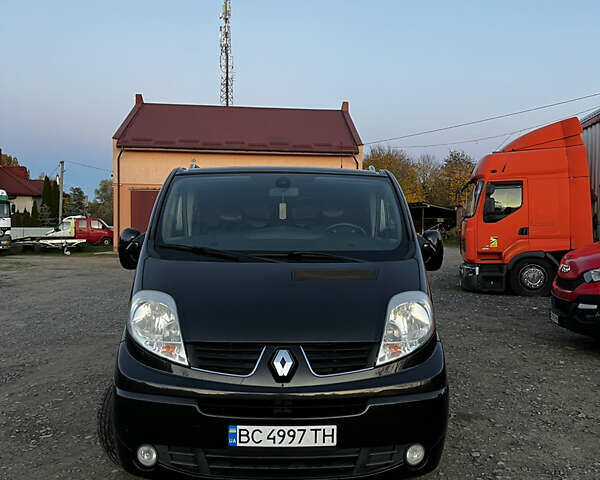 Чорний Рено Трафік, об'ємом двигуна 2 л та пробігом 270 тис. км за 15699 $, фото 1 на Automoto.ua