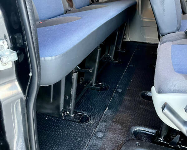 Черный Рено Трафик, объемом двигателя 2 л и пробегом 240 тыс. км за 14499 $, фото 43 на Automoto.ua