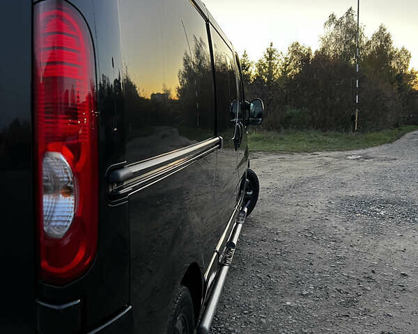 Чорний Рено Трафік, об'ємом двигуна 2 л та пробігом 270 тис. км за 15699 $, фото 4 на Automoto.ua